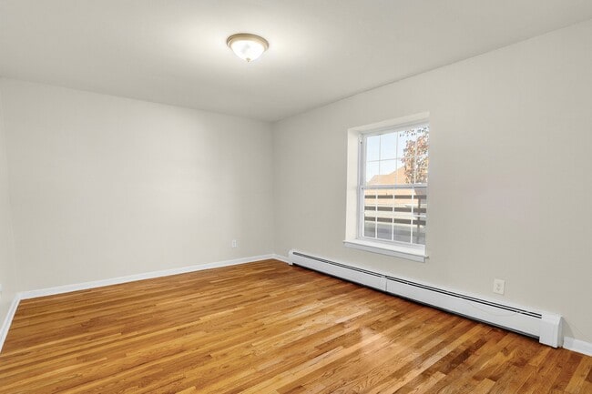 60 W Madison Ave