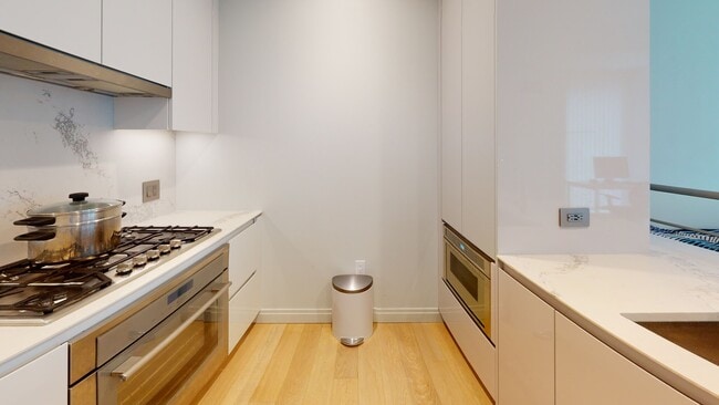 133 Seaport Blvd