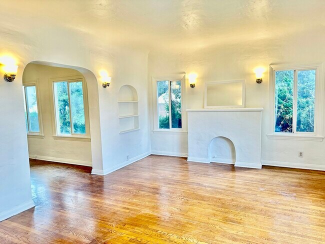 Photo - 1456 S Fairfax Ave