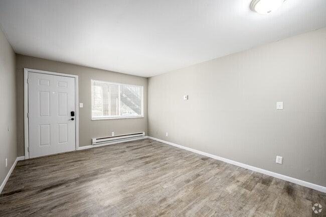 1BR, 1BA - 475SF - Living Room