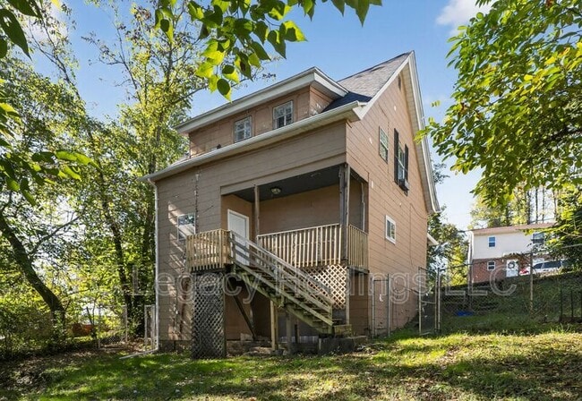 Photo - 109 Howard St