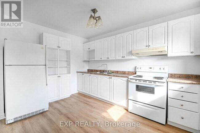 Photo - 2697 Pimlico Crescent