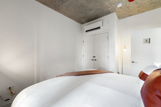 Photo - Central 4BR Apartment – Modern Living in Chicago