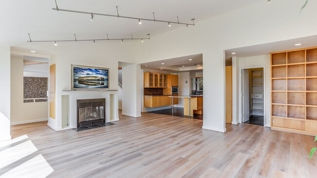 Photo - 5bd/5ba Mercer Island Home