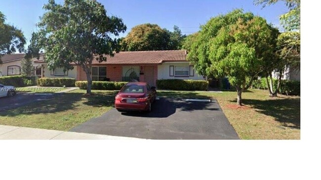 Building Photo - 4100 Woodside Dr Unit A & B