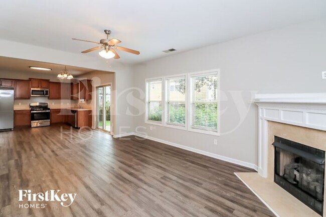 Photo - 427 Belmont Way