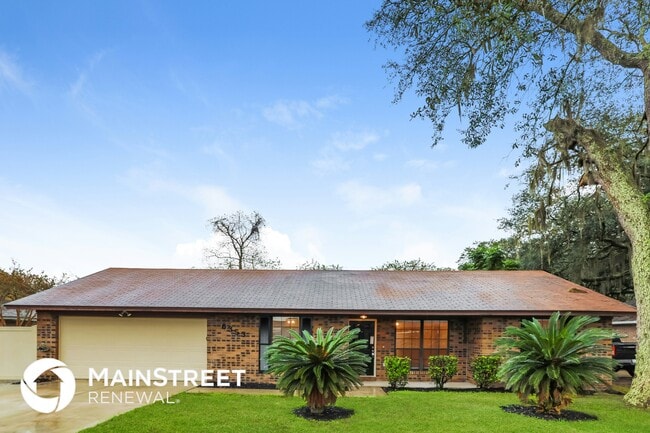 Building Photo - 6353 Tree Top Cir W Rental
