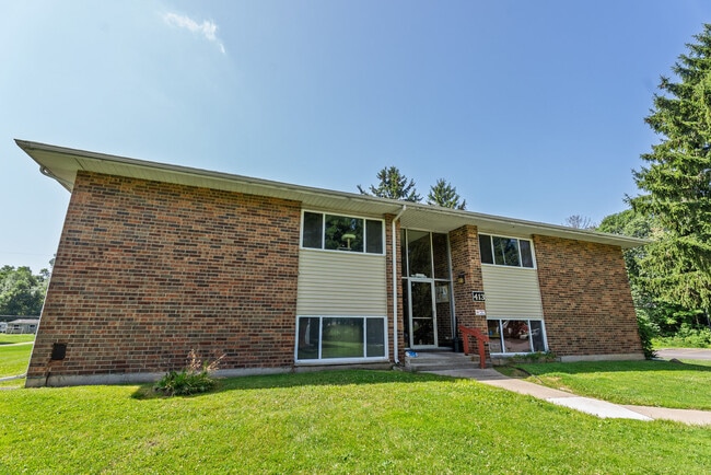 Building Photo - Maplecrest Apartments