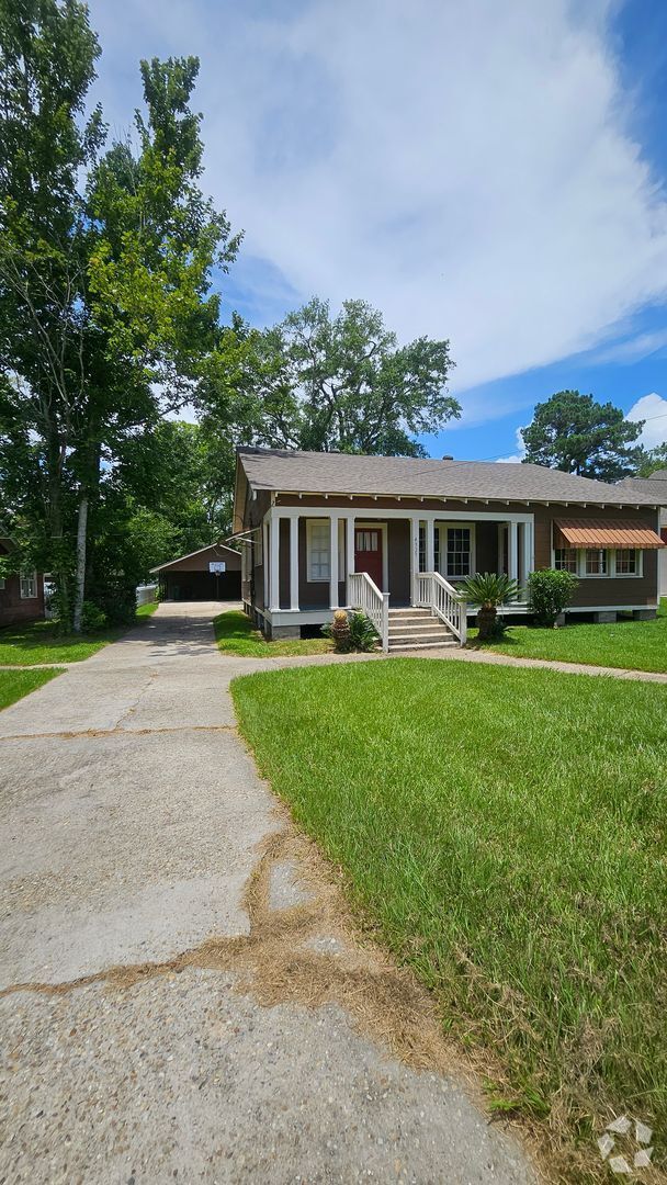 Building Photo - Must see! Rental