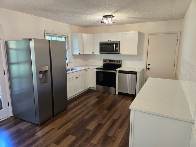 Building Photo - 7922 W 92nd St