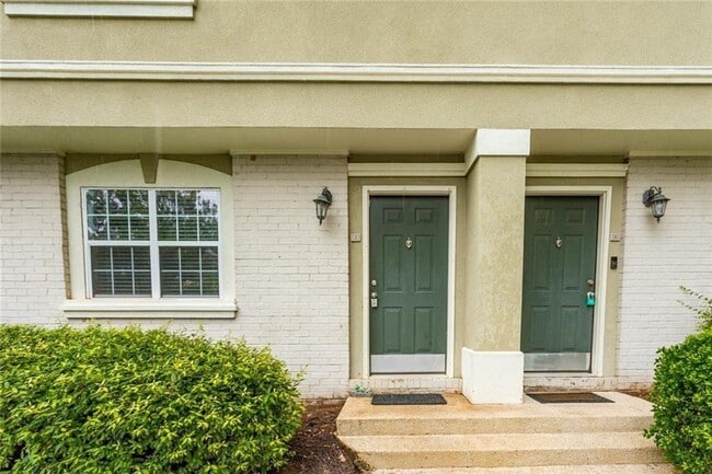 Photo - 6900 Roswell Rd NE