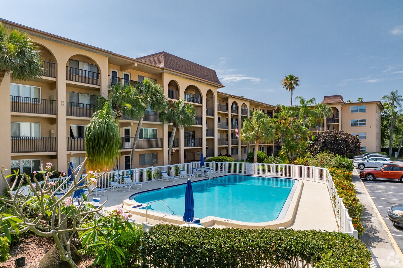 2525 West Bay Dr Largo, FL - Bay West Condominiums