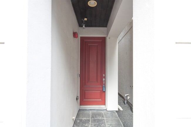 Photo - 2905 Bering Dr