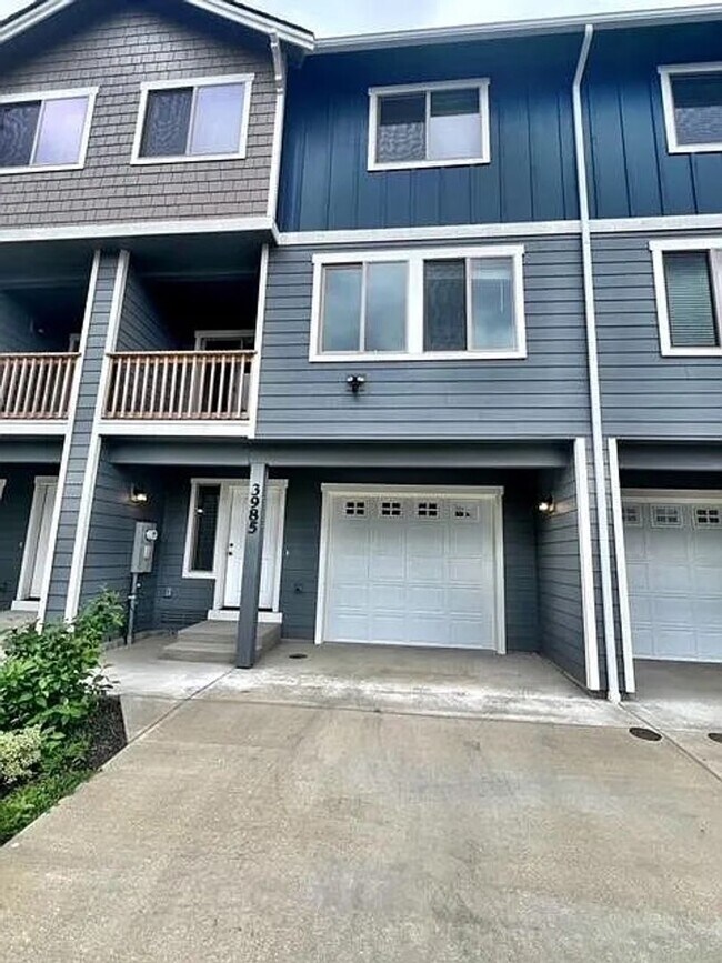 Photo - Modern 3BR / 2.5BA Townhome in Port Orchard – Spacious, Bright, and Conveniently Located