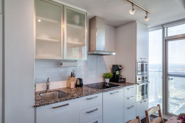 Photo - 222 Bremner Blvd Unit SI ID1529221P