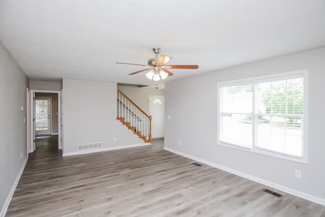 Photo - 565 Bridge Grove