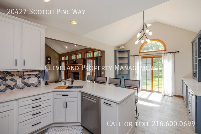 Photo - 20427 Scotch Pine Way