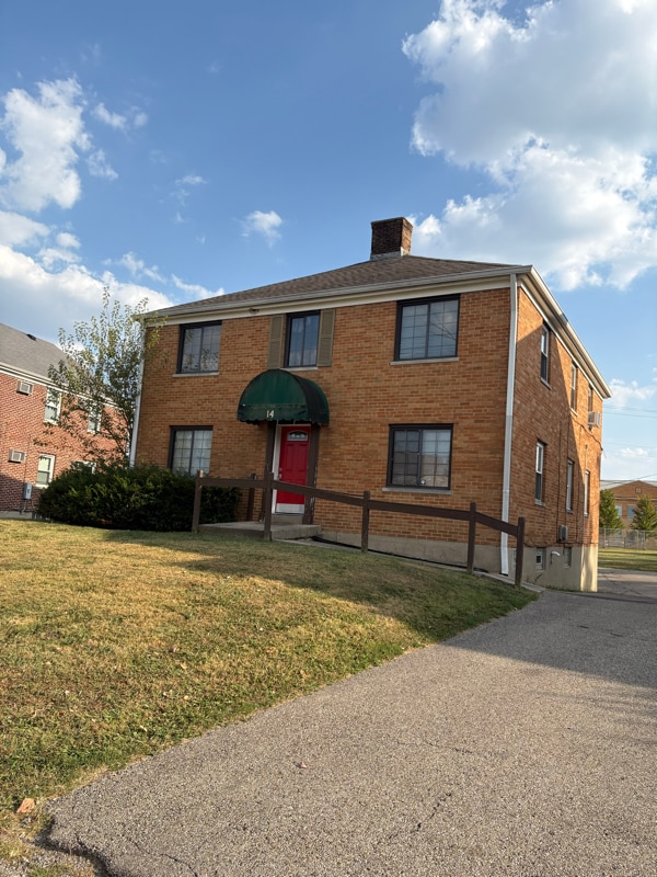 Building Photo - 14 W Victory Dr Unit B Rental