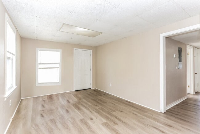 Photo - 5129 Appleton Ave