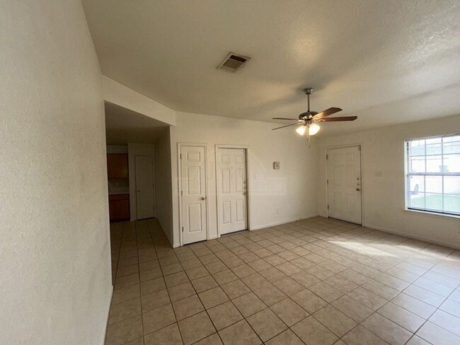 Photo - 105 Castellon Ct