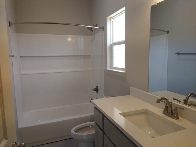 Photo - 1000 Wooded Hollow Ct