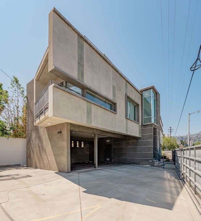 501 N San Vicente Blvd