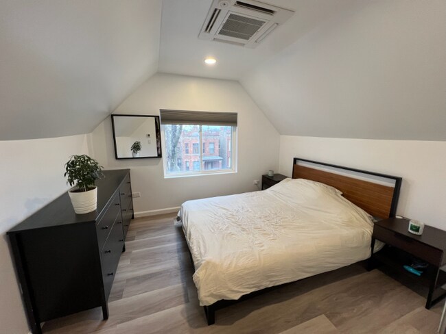 Photo - 3422 W Schubert Ave Unit 3