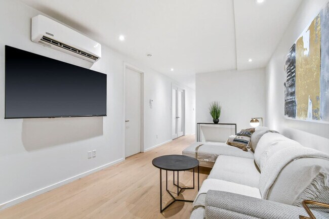 Photo - 1285 Rue Rachel E Unit ID1061568P