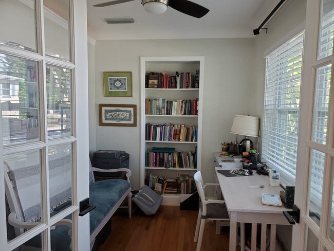 Photo - 347 Ling a Mor Ter S