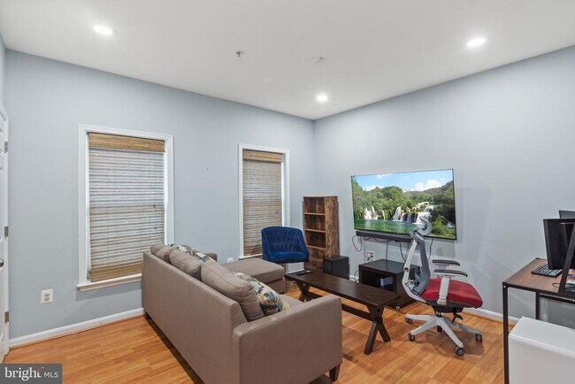 Photo - 2500 Clairmont View Way