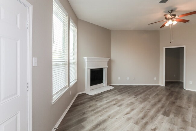 Photo - 2945 Stockton St