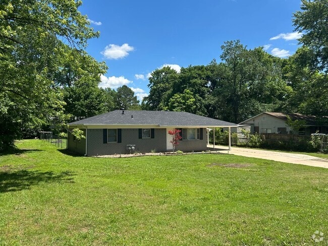 Building Photo - Available Now! 3-Bedroom, 2-Bathroom Fayet... Rental