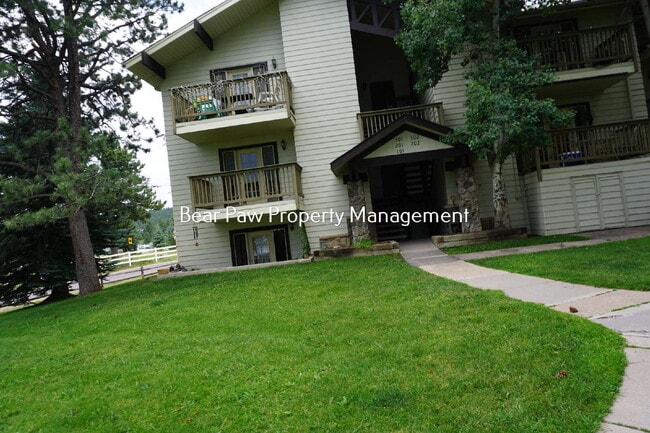 Building Photo - Two Bedroom One Bath on Buffalo Park! Unit #201