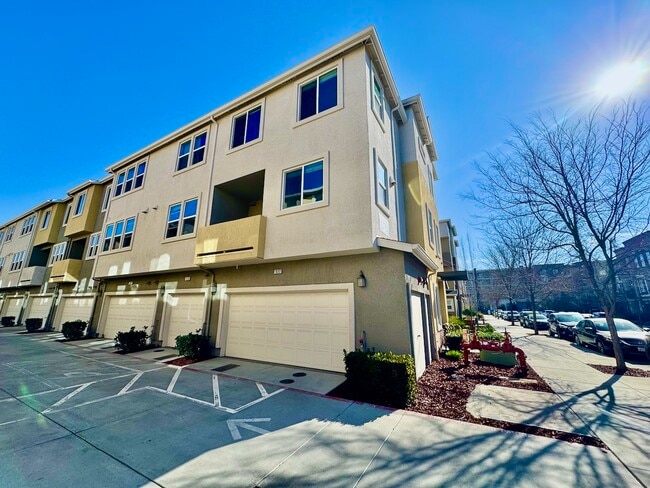 Photo - 1032 Giacomo Ln