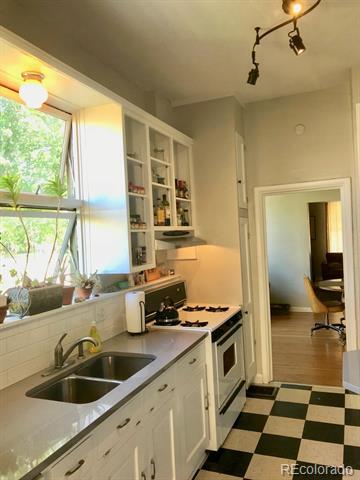 Building Photo - 145 S Lincoln St Rental