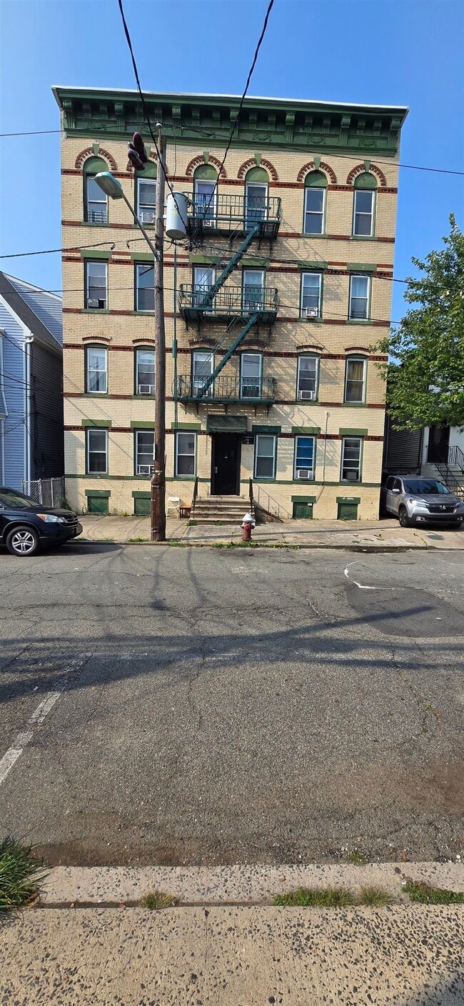 Building Photo - 80 W 18th St Unit 9 Rental