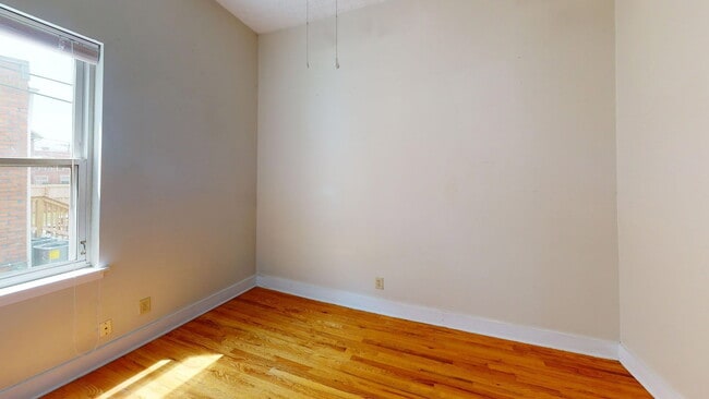Photo - 1369 Summit St