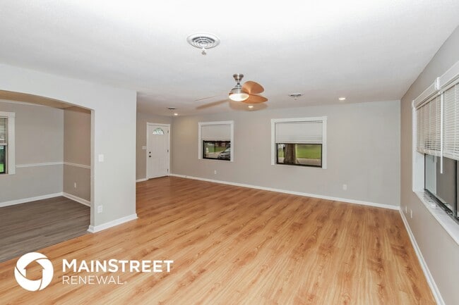 Photo - 472 Linda Ln