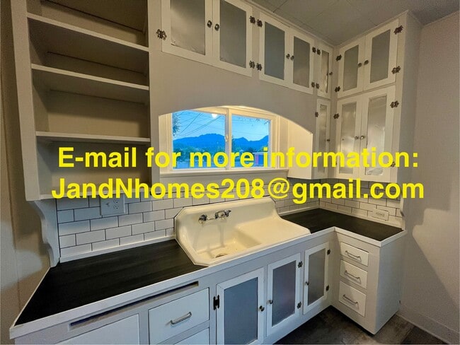 Photo - 501 E Lincoln Blvd