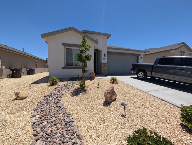 Building Photo - 837 Via Glorieta Rental