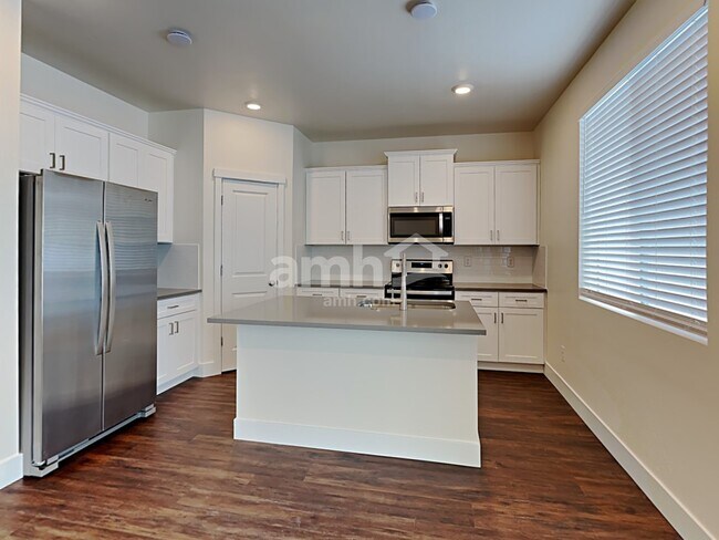 Photo - 706 S Retort Ave