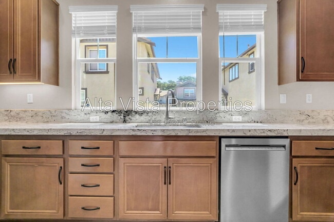 Photo - 16912 Laurel Hill Ln