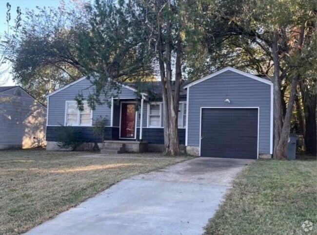 Building Photo - Newly remodeled 2-bedroom home near Downto...
