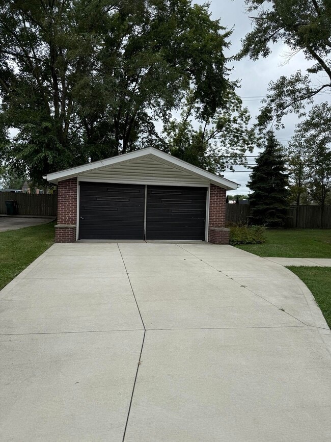 Photo - 1625 W Farnum Ave
