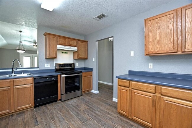Photo - 814 Monarch Ave