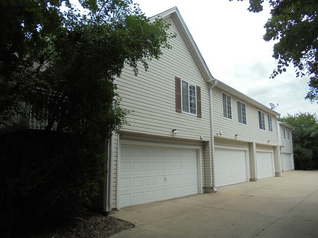 Photo - 51 N Macgillis Dr Townhome