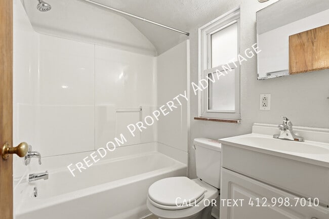 Photo - 2238 Lutz St