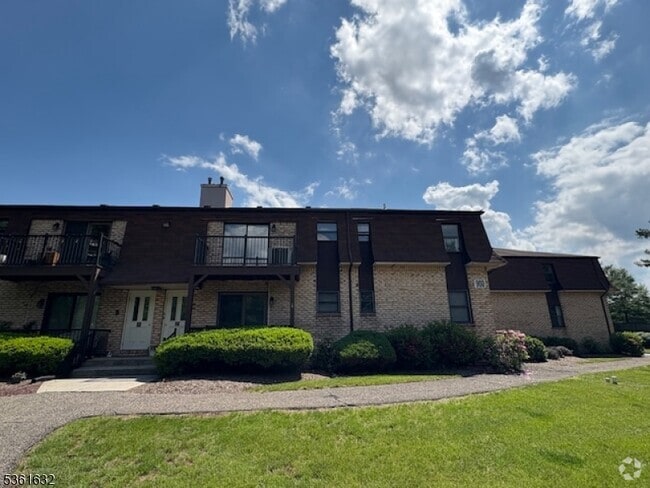 Building Photo - 904 Yorkshire Dr Rental