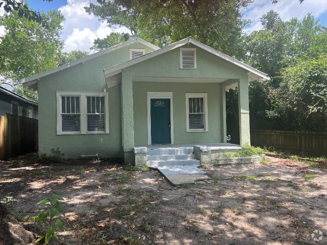 Building Photo - 1815 Jenkins St Rental