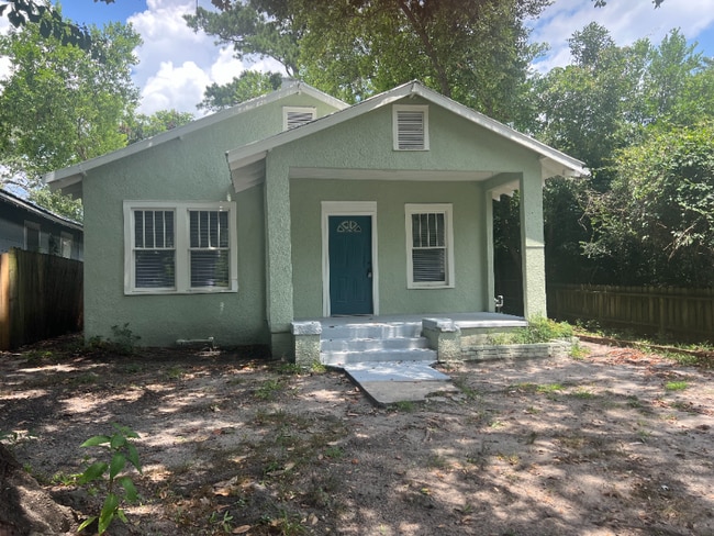 Building Photo - 1815 Jenkins St Rental